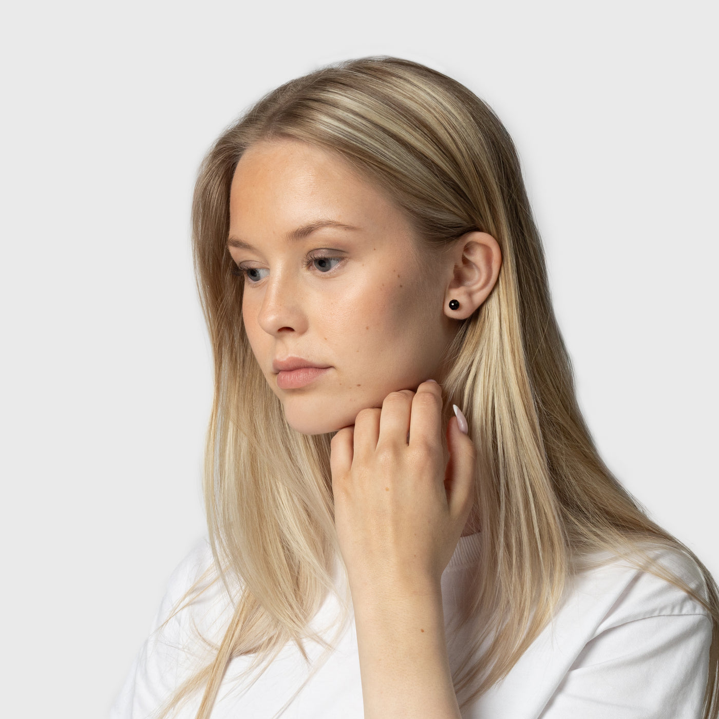Round-Cut Black Onyx Silver Stud Earrings