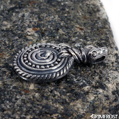 Pendants - Nidhöggr Amulet, Silver - Grimfrost.com