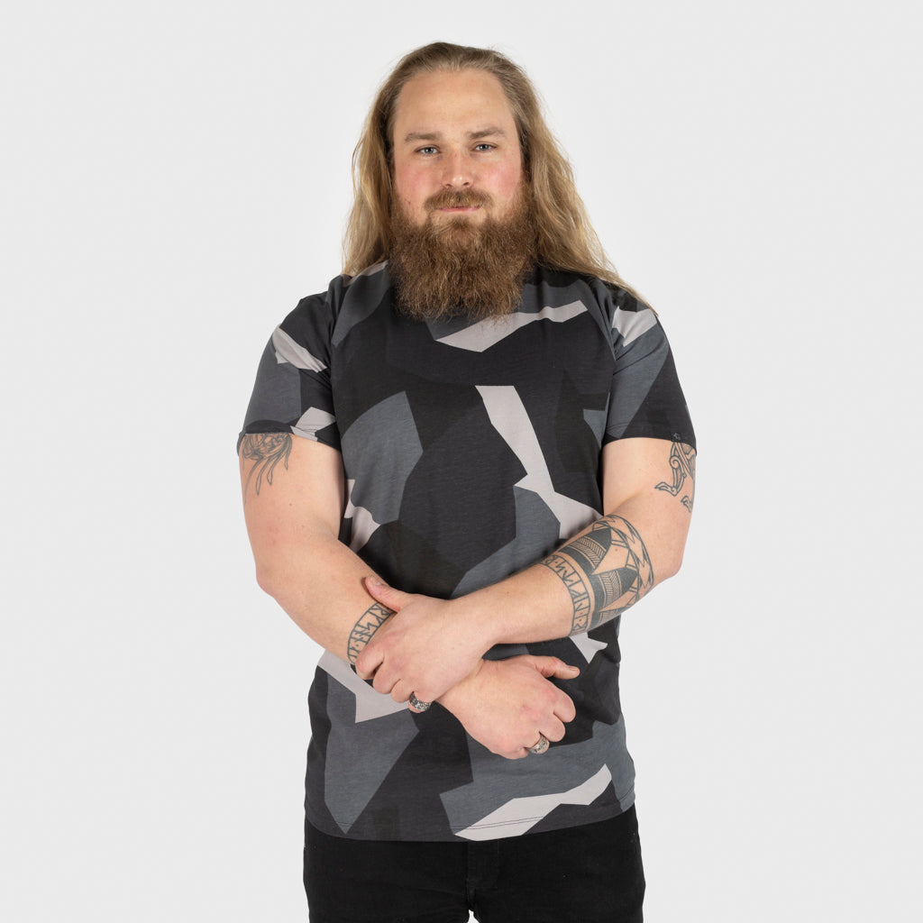 Premium Tee, Grimfrost, M90 Grau Camo