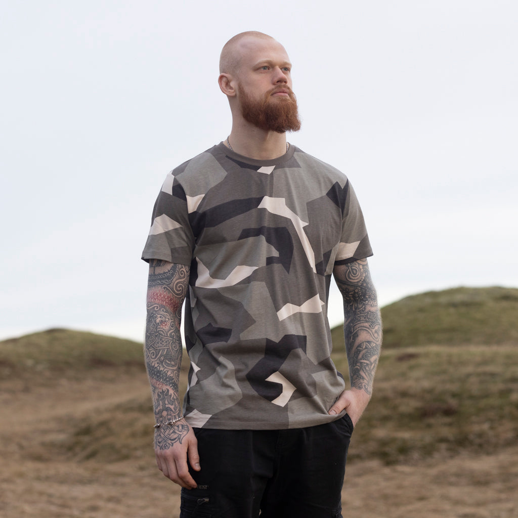 Premium Tee, Grimfrost, M90 Braun Camo