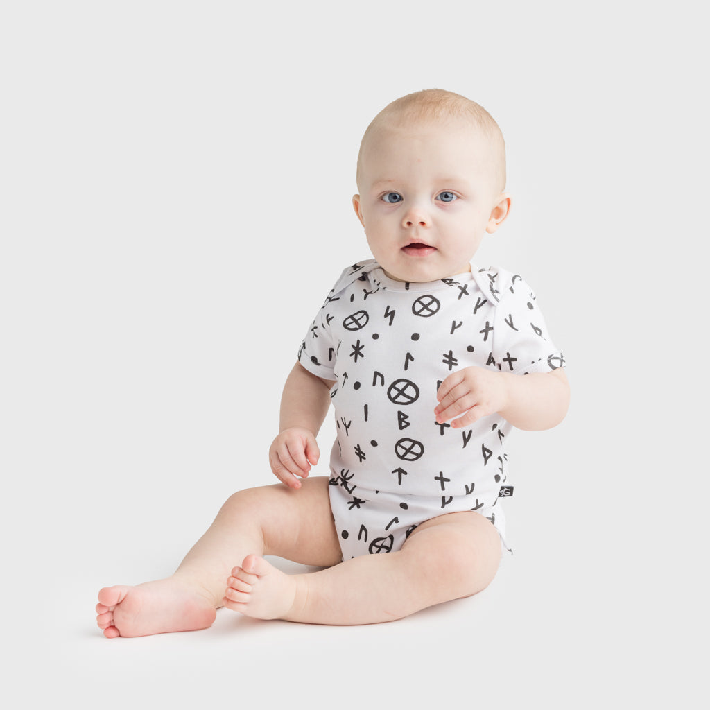 Baby Bodysuit, Runen, Weiß